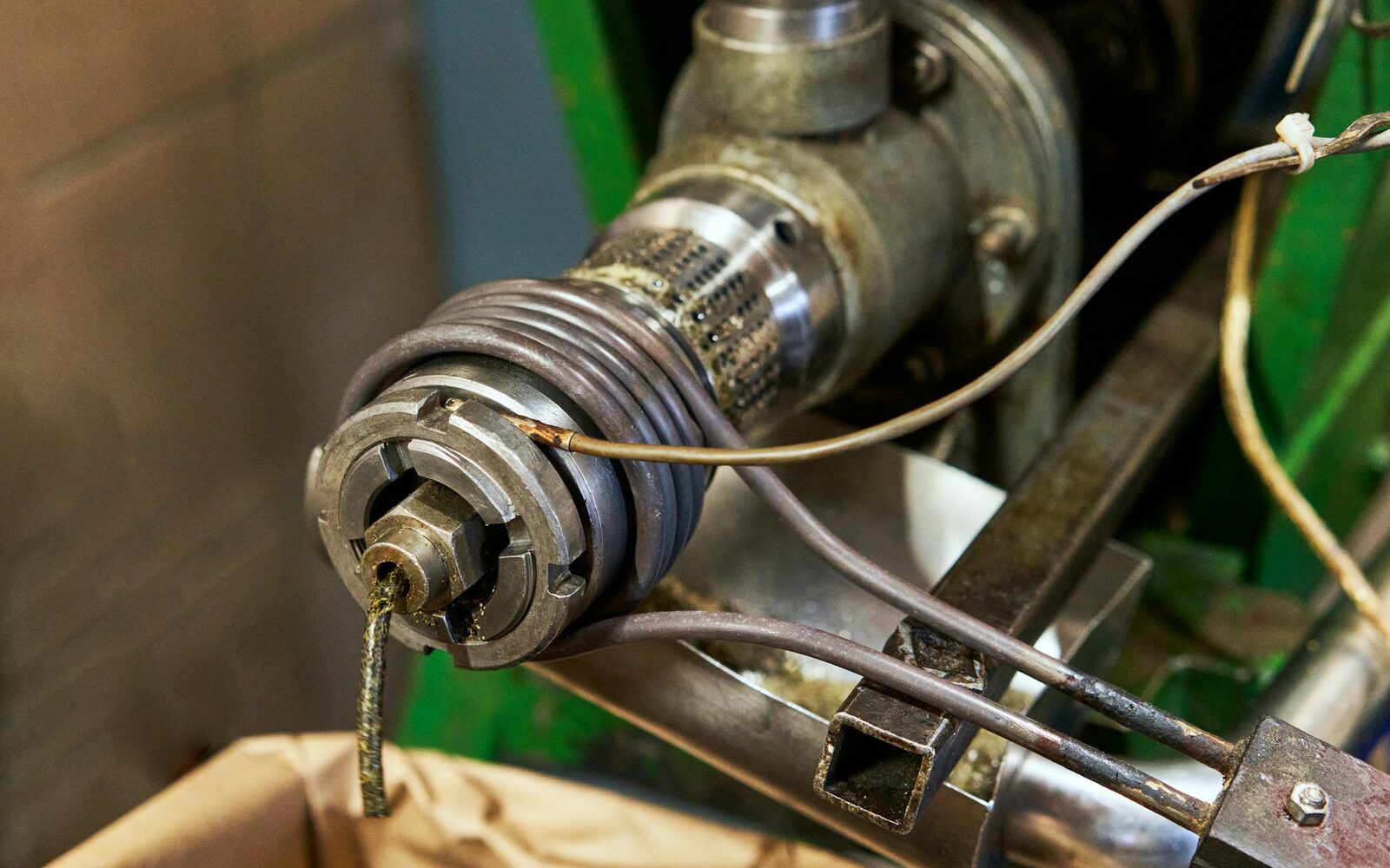 Presse à vis pour beurre de karité et huiles